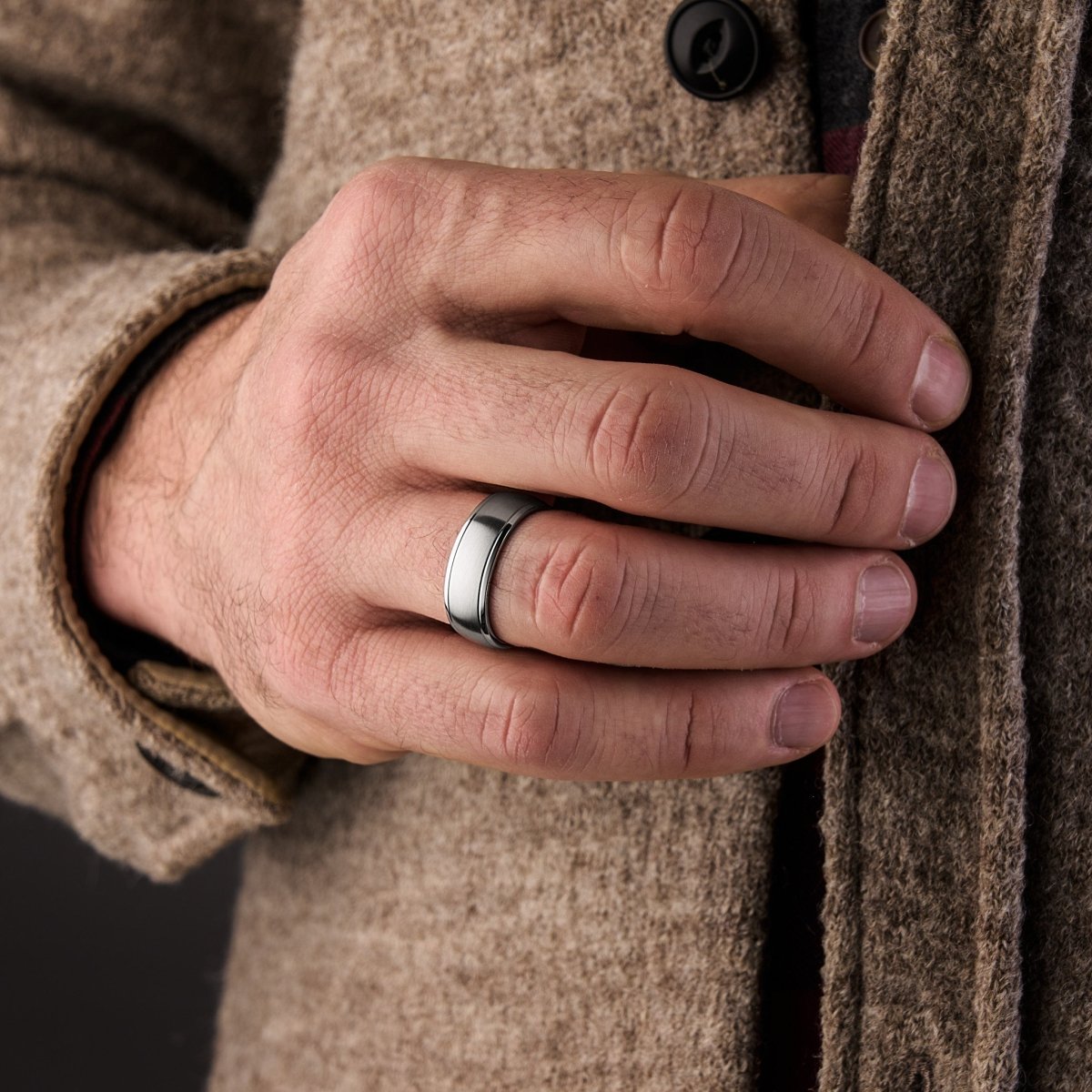 Matt silberner Edelstahlring mit Gravur - Papasplatz