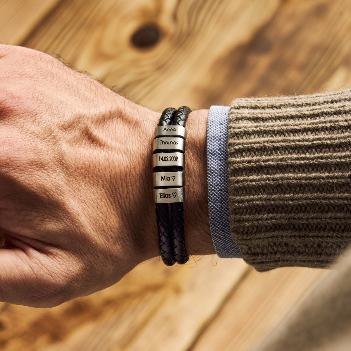 T - Bar Lederarmband mit gravierten Beads - Papasplatz